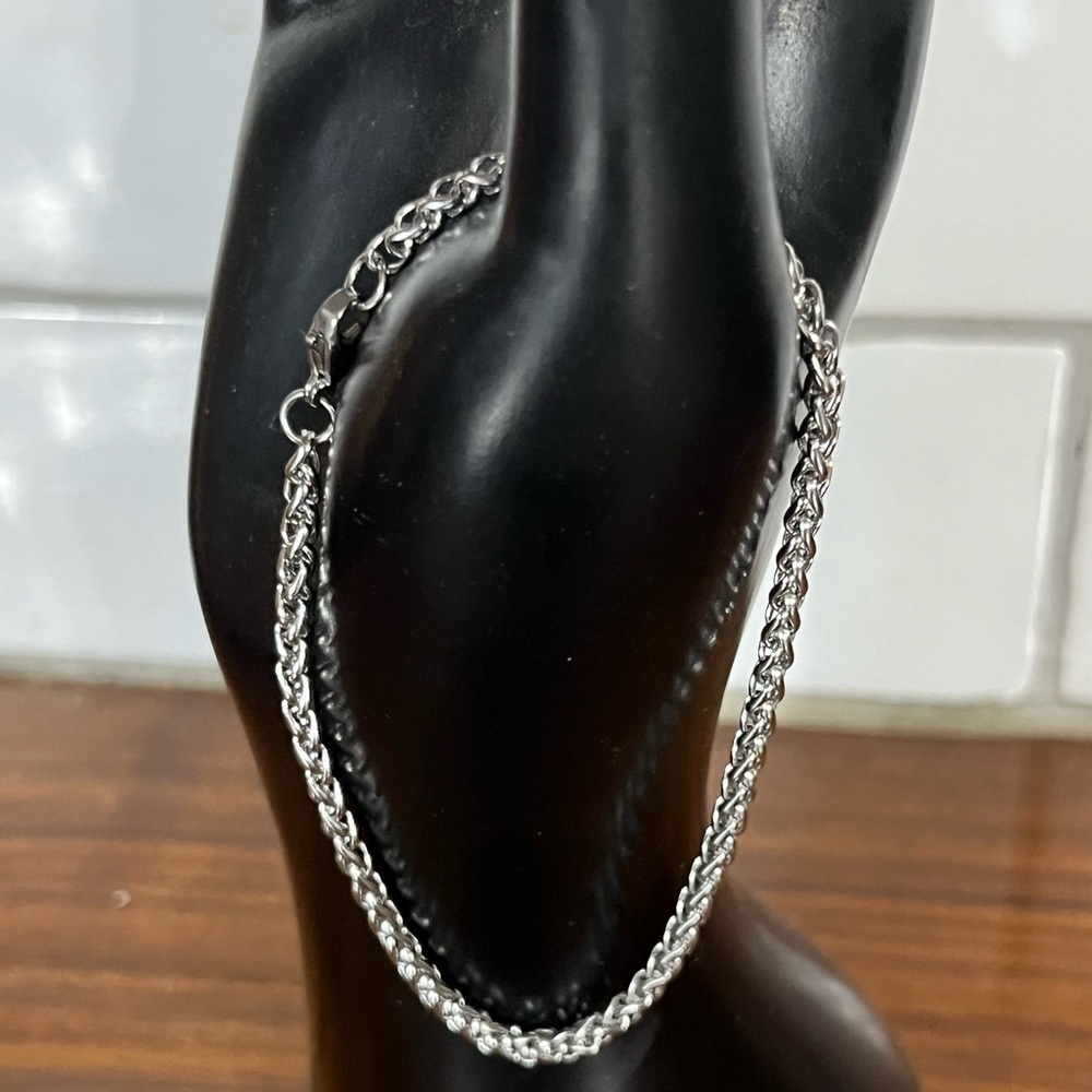 Elegant Silver Chain Bracelet
